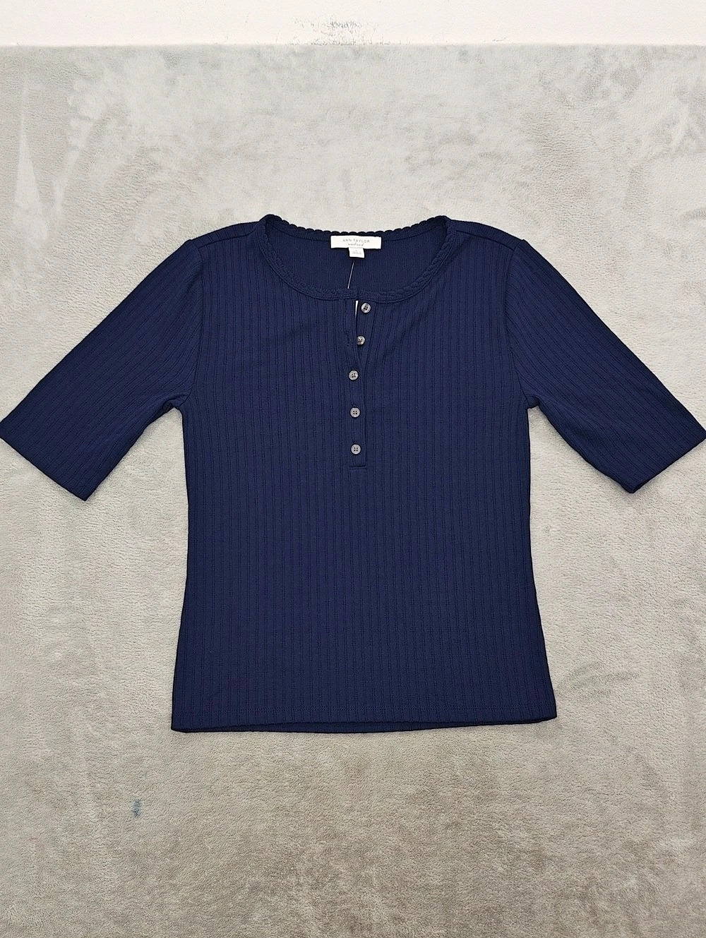 Ann Taylor Textured Henley Top in Blue Size Medium NWT